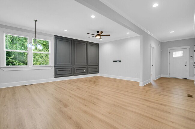 Building Photo - 108 Averill St