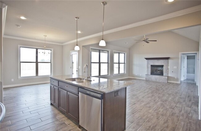 Building Photo - 1004 Taylor