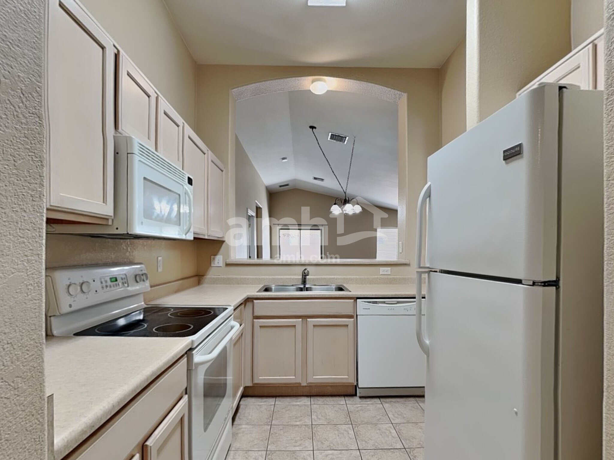 Building Photo - 2435 W Waterway Pl