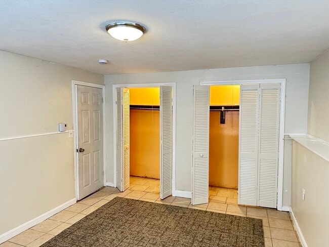 Building Photo - 33 Curry Cir