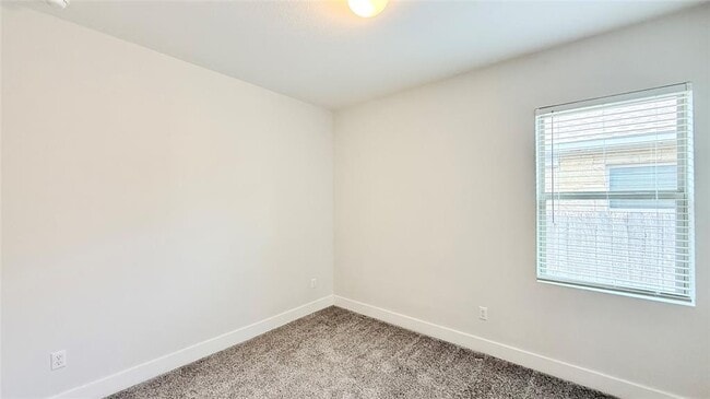 Building Photo - 600 Golden Glory Rd