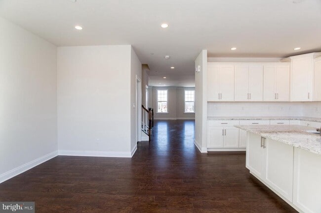 Building Photo - 65 Lila Ln