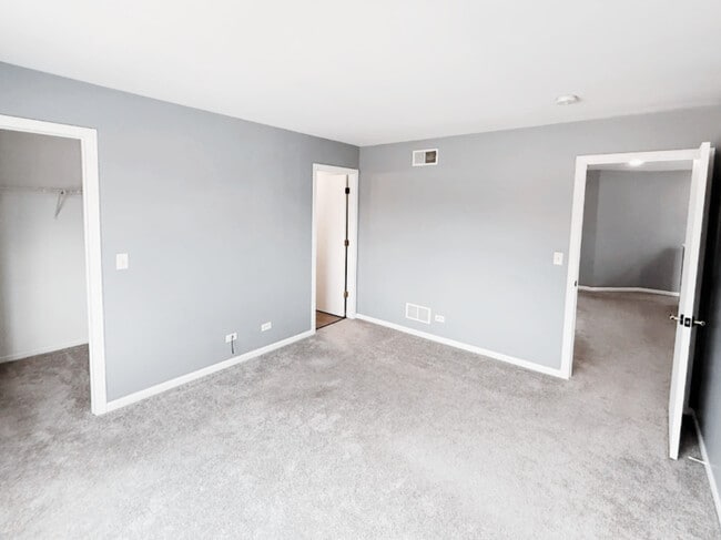 Building Photo - 3736 Munson St