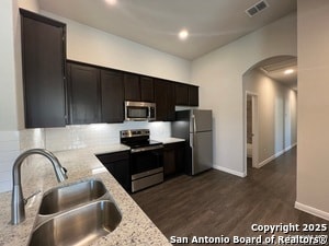 Building Photo - 621 Heathers Wy