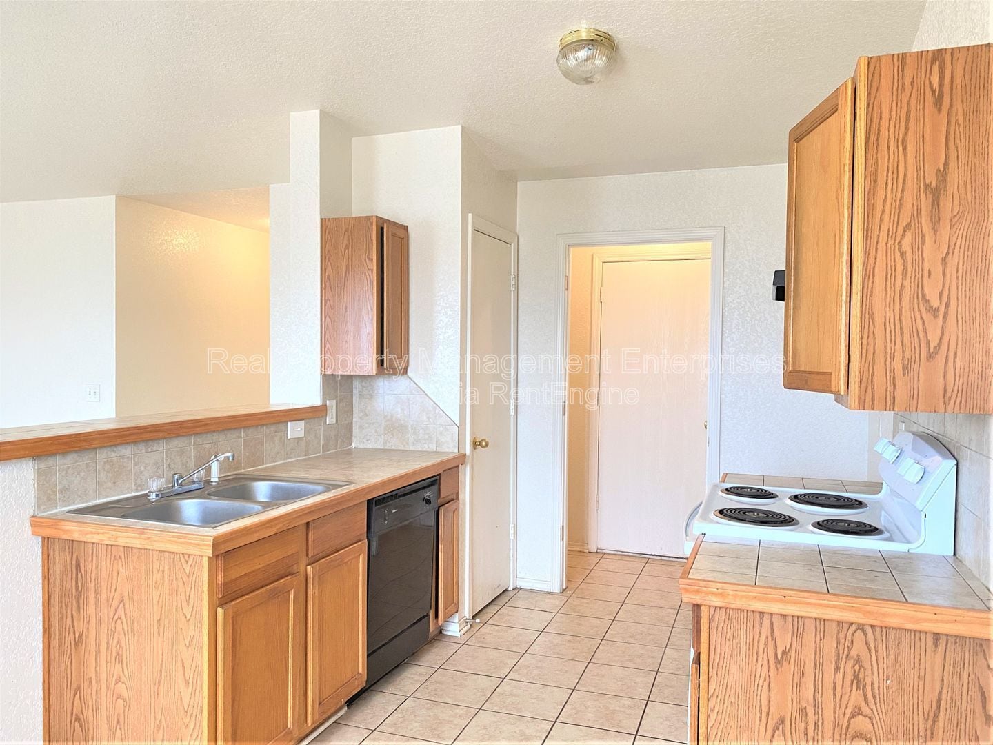 Building Photo - 916 Hyacinth Hollow Dr