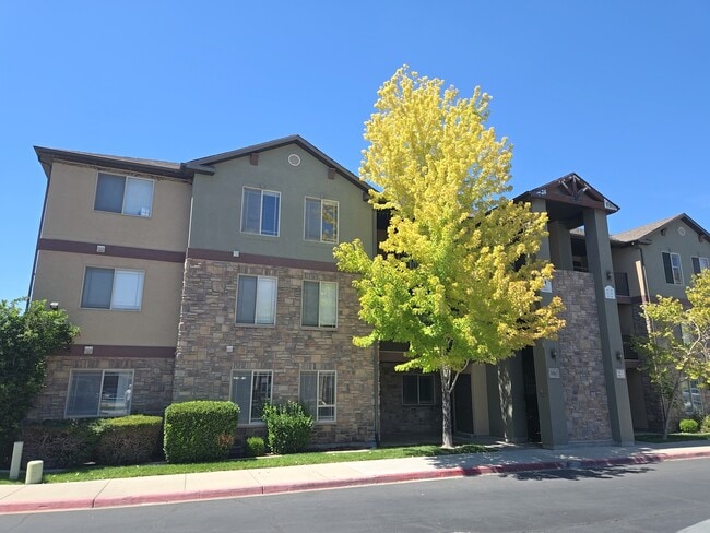 Primary Photo - Gateway Village #61