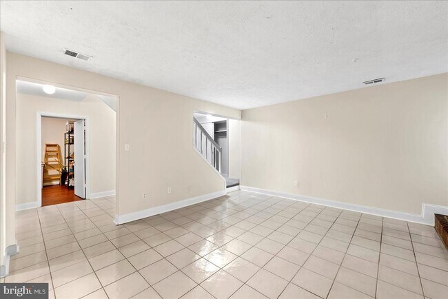 Building Photo - 2224 Glencourse Ln