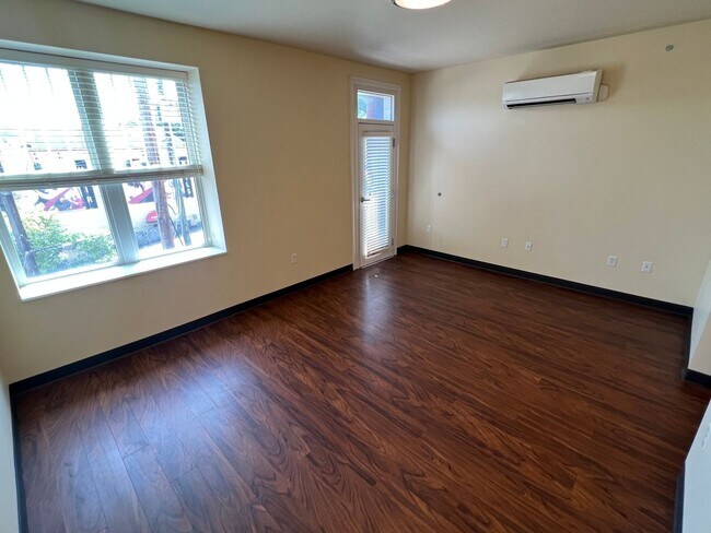 Building Photo - Eisenberg Apartments