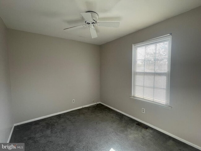 Building Photo - 4 Brookview Dr