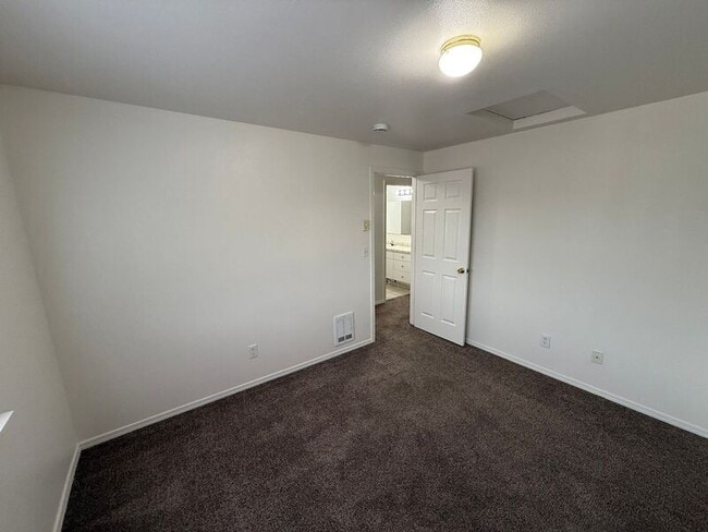 Building Photo - 4342 Ward Pl NE