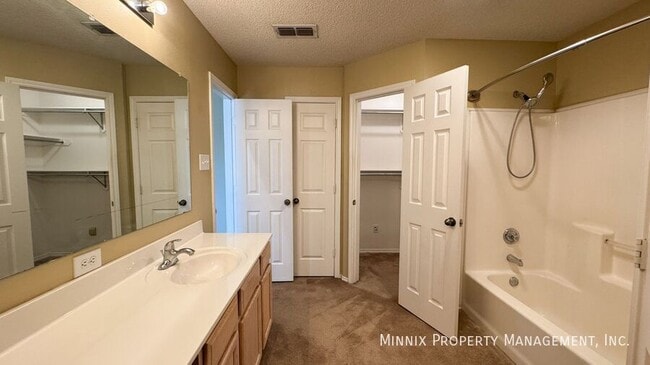 Building Photo - 7514 Paris Ave