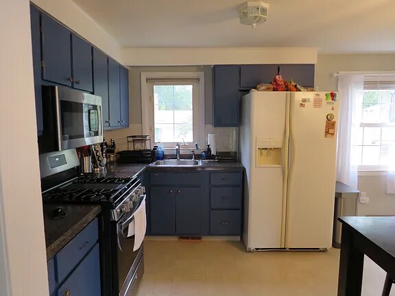 Building Photo - 90 Fallston St