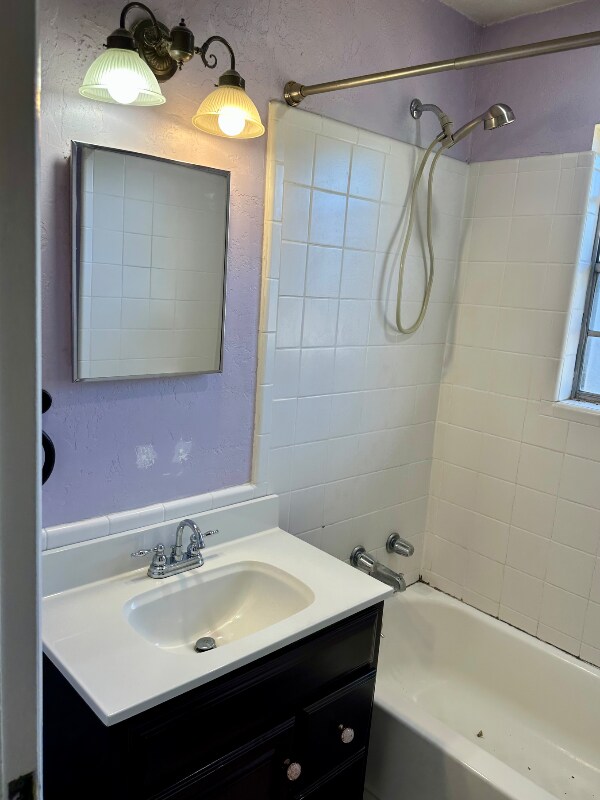 Building Photo - 4031 NW Lindy Ave