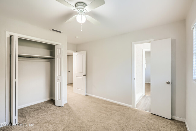 Building Photo - 6371 Sauterne Dr