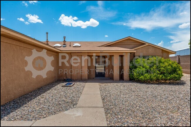 Building Photo - !!!PRICE INPROVMENT JUST IN TIME FOR SCHOO...