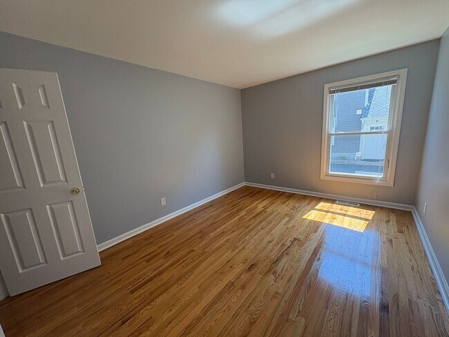 Building Photo - 519 Asbury Ave