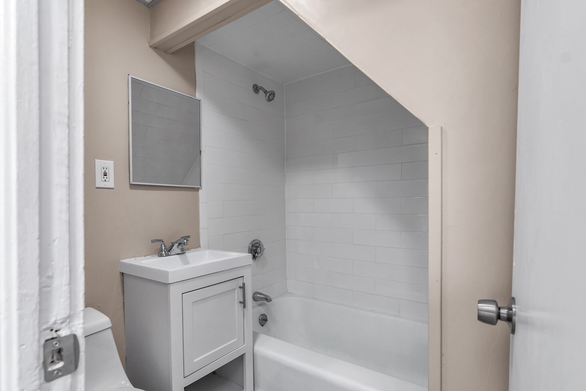 Building Photo - 153 Union St