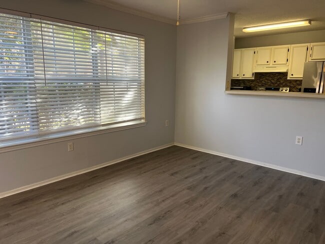 Building Photo - Great First Floor Condo in the Reserve at Woodbridge
