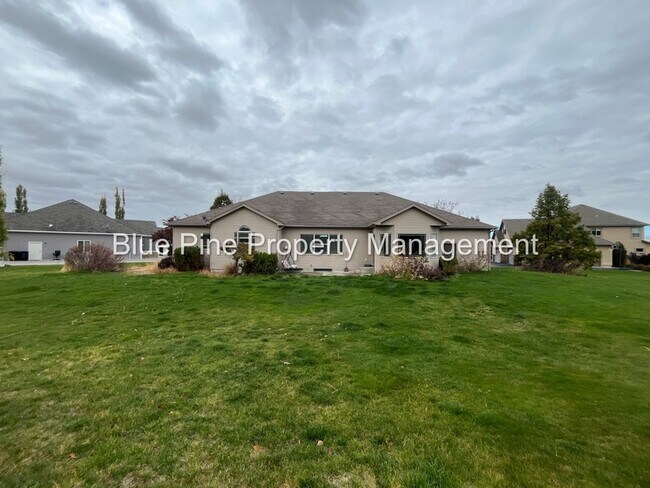 Building Photo - 6192 Pheasant Dr