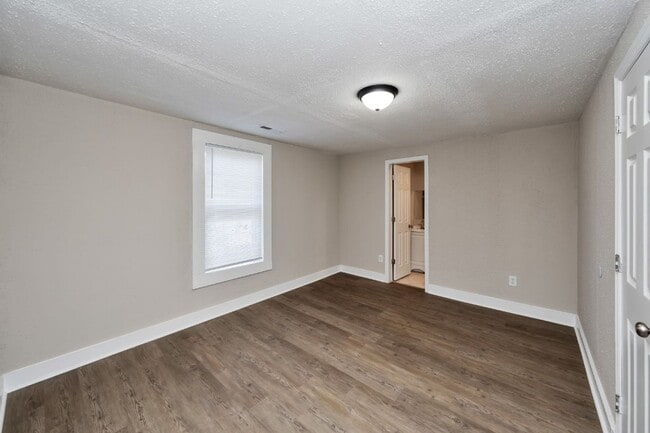 Building Photo - Spacious Hidden Gem in Bessemer – A Must See Inside!