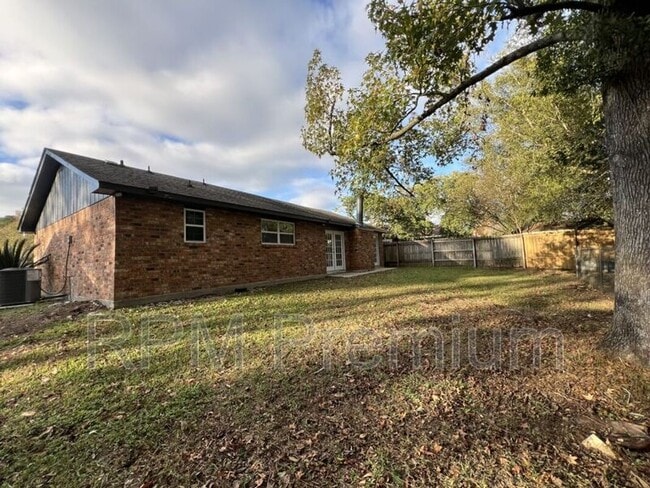 Building Photo - 8803 Orleans Dr