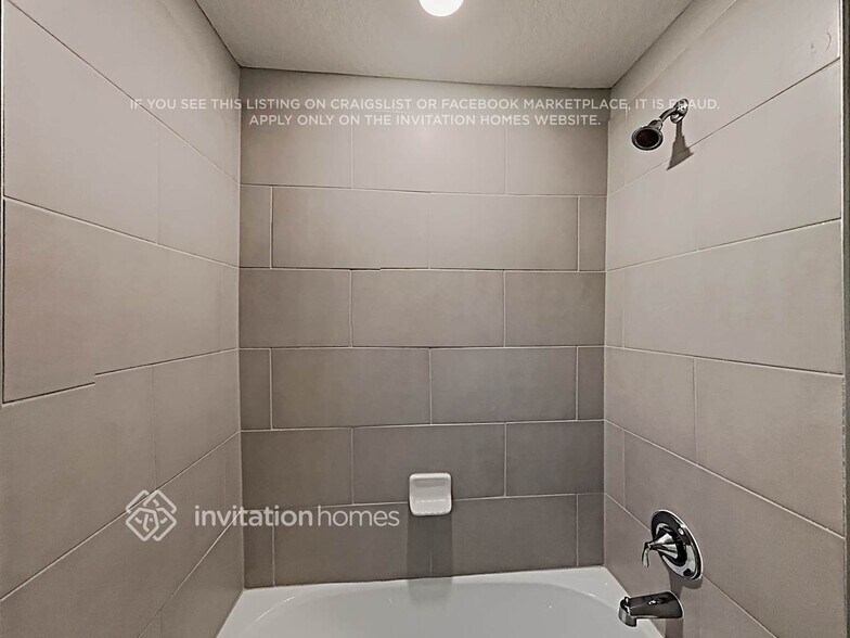 Building Photo - 421 Rivercliff Trl