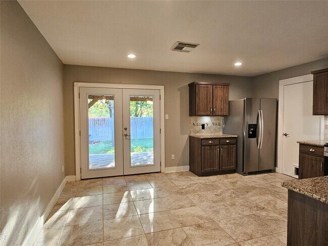 Building Photo - 3932 Haleys Way