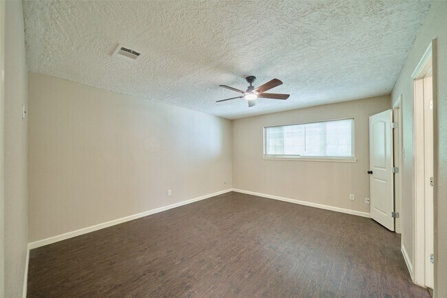 Building Photo - 24411 Pine Canyon Dr