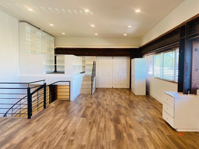 Building Photo - 5432 W Washington Blvd