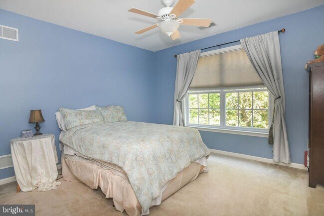 Building Photo - 205 Dangina Dr