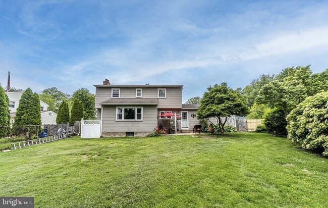 Building Photo - 17 Lawnside Dr