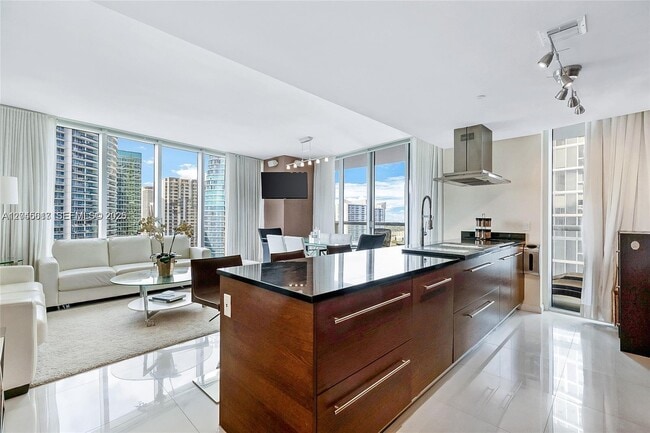 Building Photo - 485 Brickell Ave