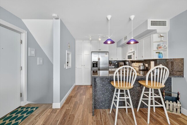 Building Photo - 2355 NE Ocean Blvd