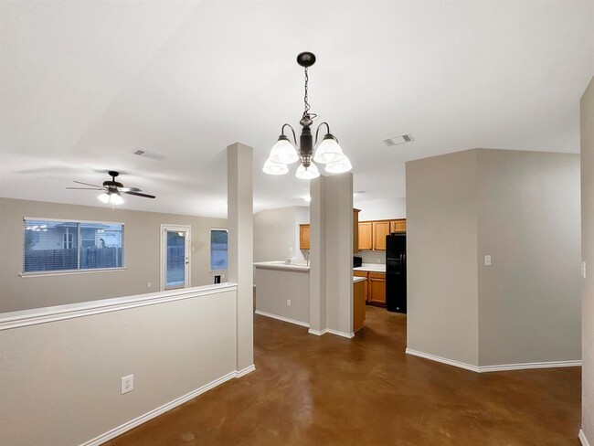 Building Photo - 1010 Whitley Dr