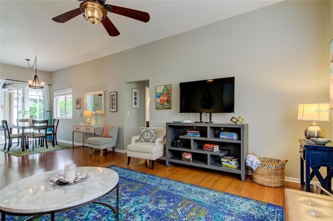 Building Photo - 1421 Beach Club Ln