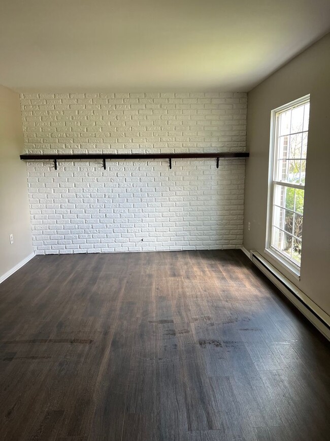 Primary Photo - 3 Bedroom Townhouse in Carlisle