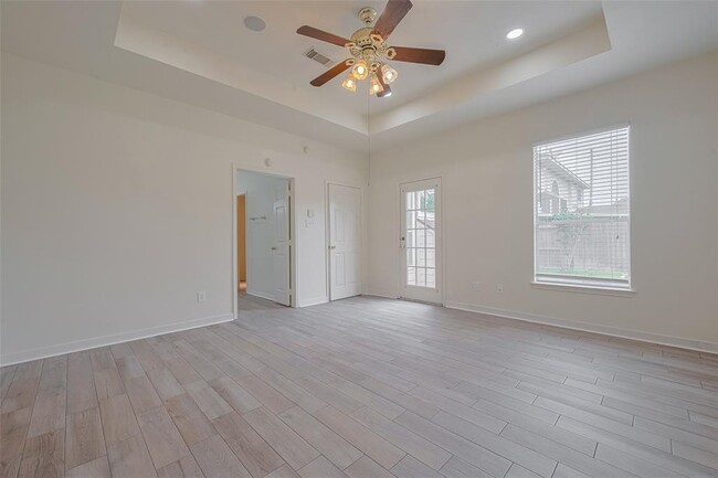 Building Photo - 17215 Stratford Green Dr