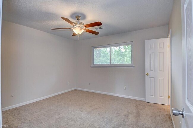 Building Photo - 4269 Grove Ct