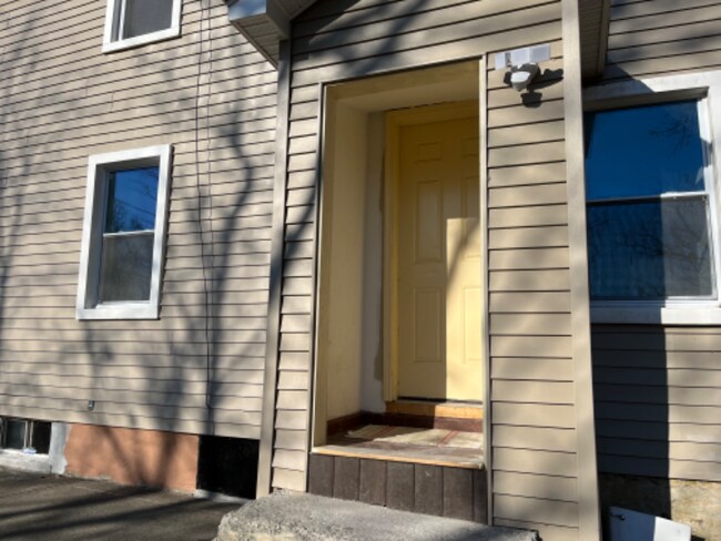 Building Photo - 31 Sand Creek Rd