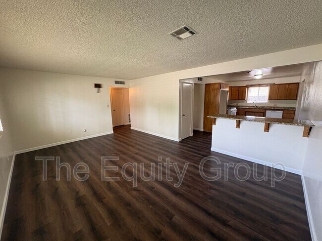 Building Photo - 1646 S Dollner St