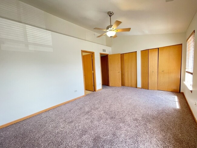 Building Photo - 515 Silver Leaf Dr