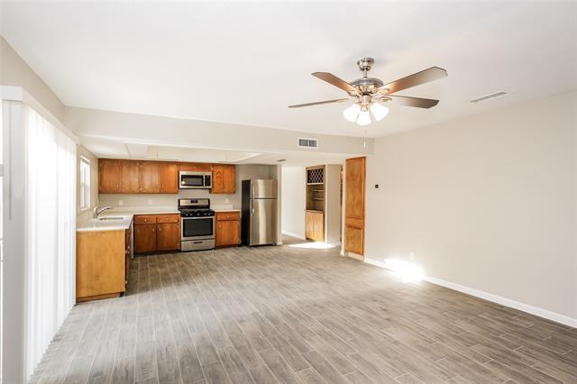 Building Photo - 3114 Echo Dr