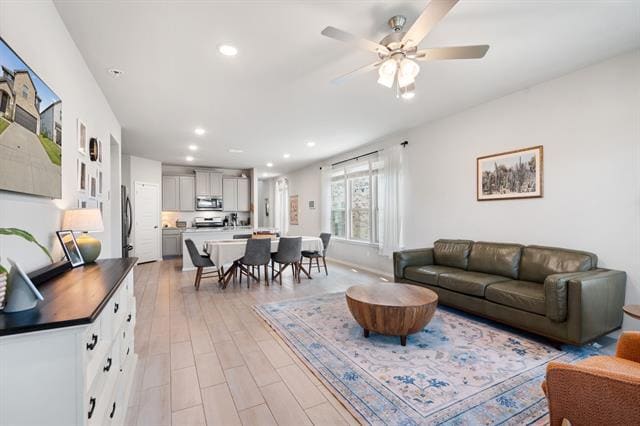 Building Photo - 1432 Martingale Ln