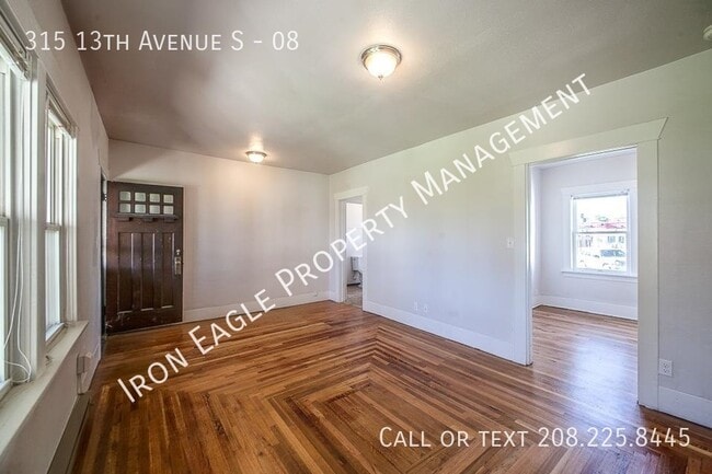 Building Photo - 315 13th Ave S