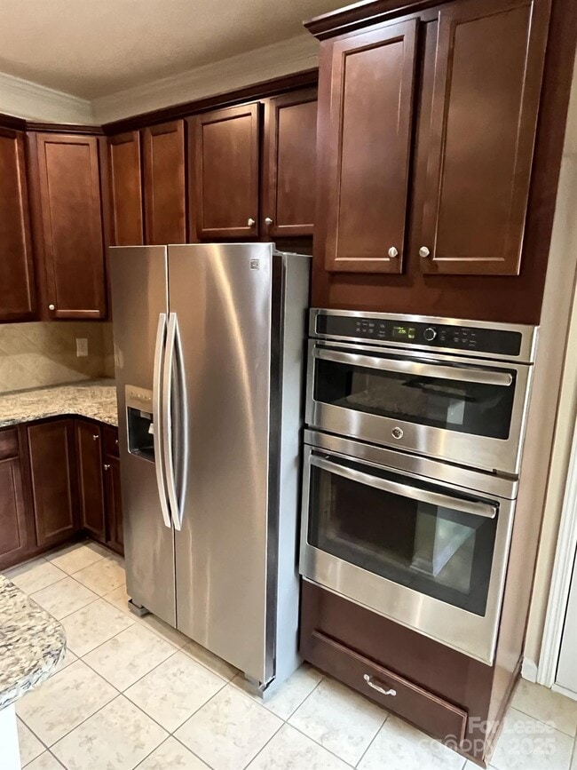 Building Photo - 2207 Eversham Dr NW