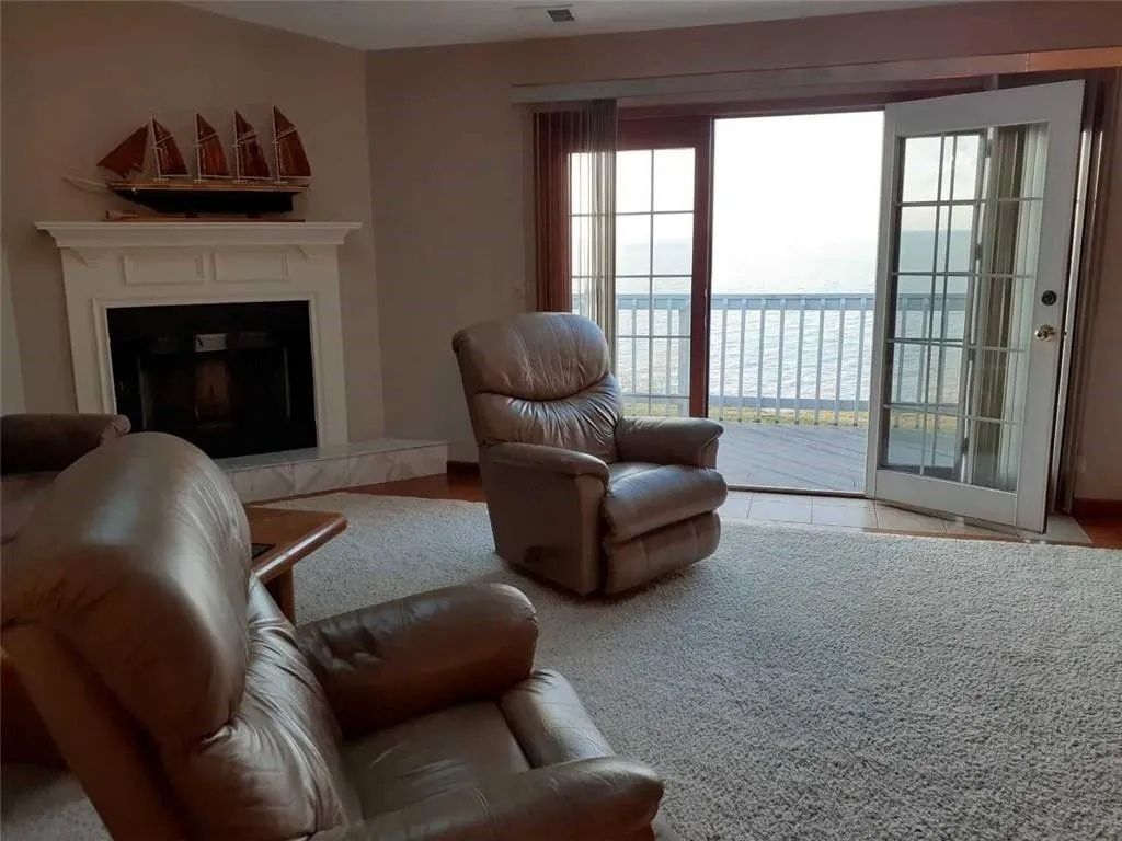 Building Photo - 3304 Baer Beach Rd