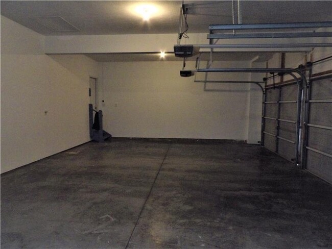 Building Photo - 10201 Hartwood Ct