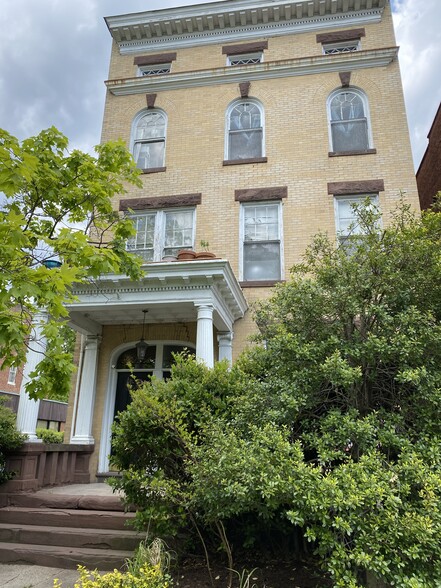 Building Photo - 2012 Monument Ave