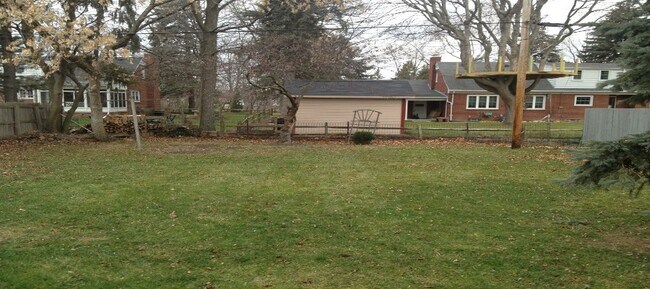 Building Photo - 515 E William St