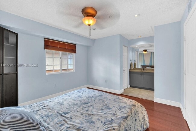 Building Photo - 2845 NE 185th St